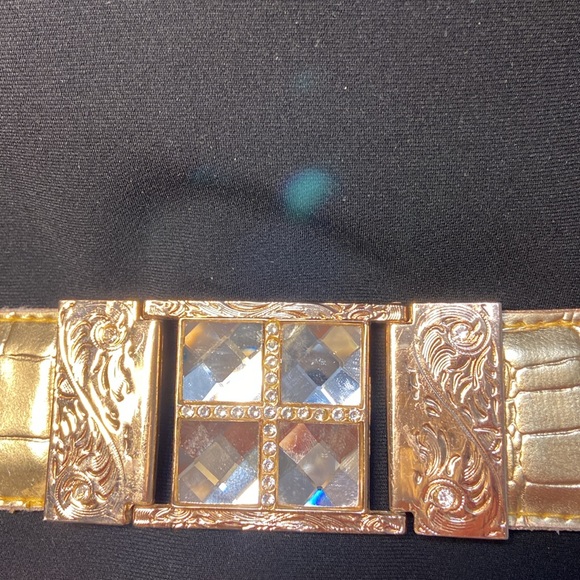 RRango Unisex Gold Tone 4 White Stones
Design Ostrich Custom Belt. - Picture 11 of 11